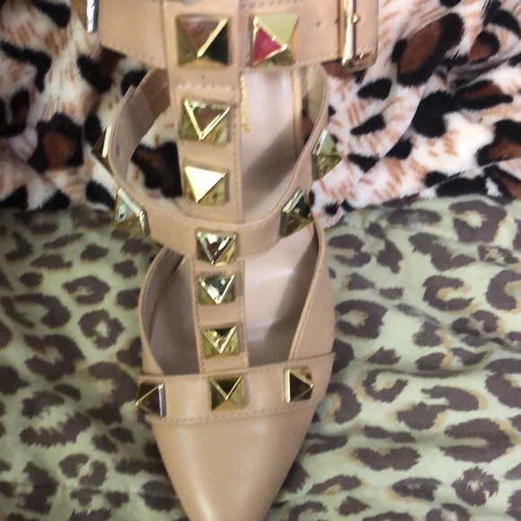 Designer 🤩👨‍🎨 Inspired Beige Rivet Slingback with Pointed Toe called “LILLI” - Picture 6 of 8